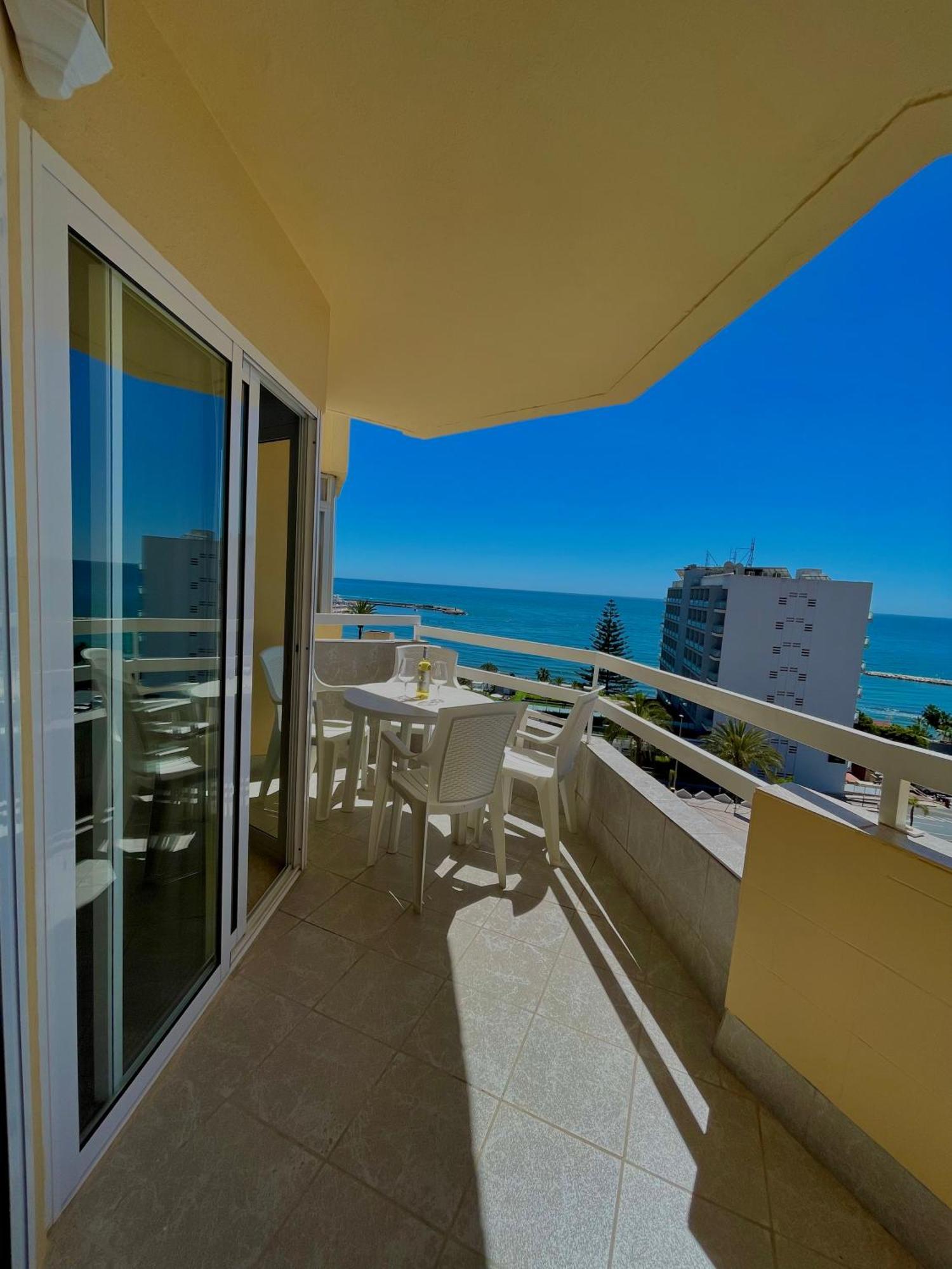 דירות בנאלמדנה Vistas Al Mar Y Al Puerto Deportivo מראה חיצוני תמונה